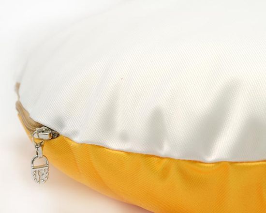 Cuscino in poliestere realizzato artigianalmente- facile da sfoderare