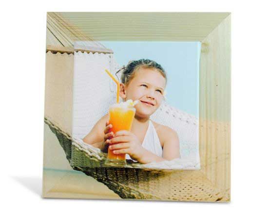 La foto dei tuoi bambini potrà avere un bellissimo effetto 3D grazie al quadretto in legno con tela di Fotoregali.