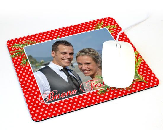 Il tappetino mouse con bacche natalizie e pois