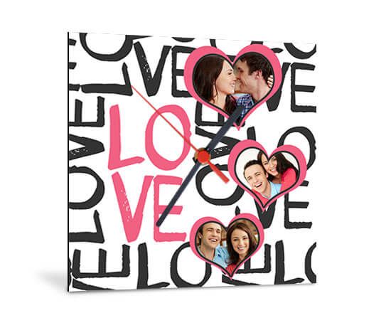 Foto orologio quadrato con scritte d'amore