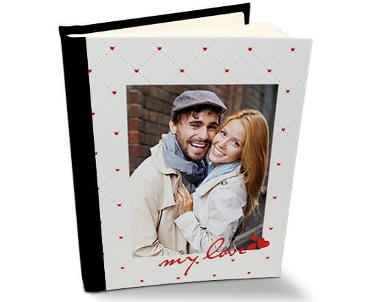 un elegantissimo album personalizzato con retro in pelle