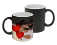 Tazza magica con grafica cuori per San Valentino