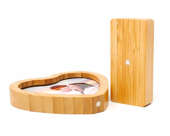 cornice in bamboo con piedistallo removibile