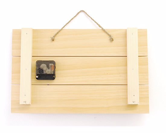 Cordoncino sul retro, per l'orologio da parete fatto con listelli in legno