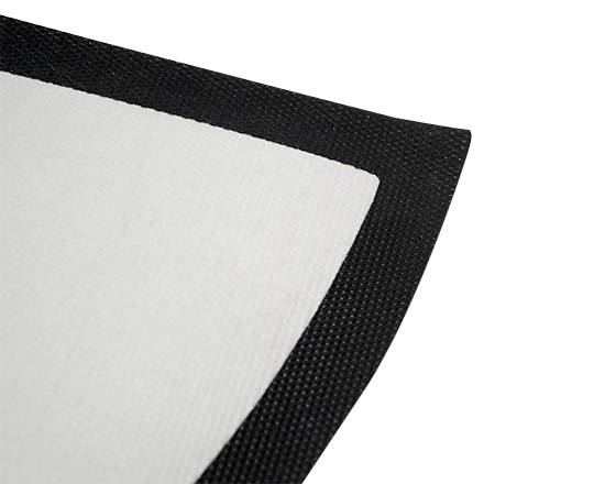 dettaglio bordo in gomma zerbino mezzaluna personalizzato