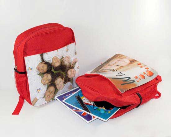 Una bellissima idea regalo per il tuo bambino, lo renderai felice personalizzando lo zainetto con l'immagine del suo cartone preferito.