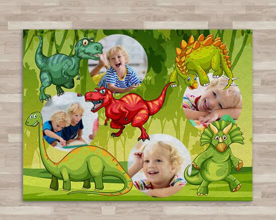 Tappeto giochi in feltro con dinosauri e riquadri da personalizzare