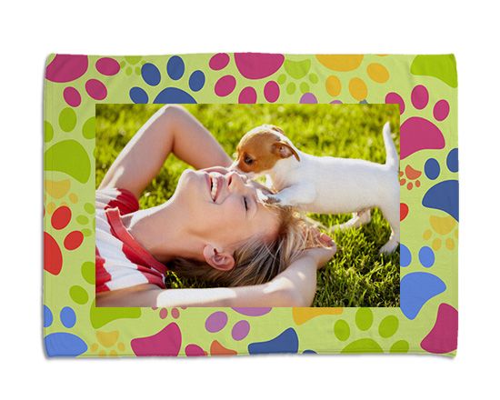 Coperta con impronte colorate per cani