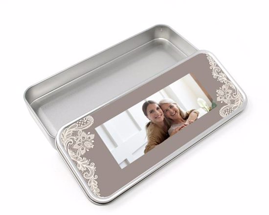 Scatola di latta piccola merletti