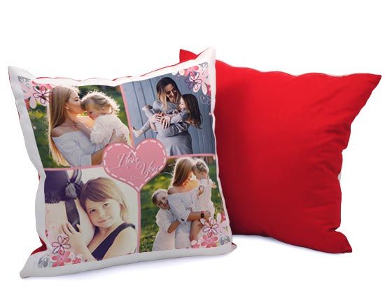 Cuscino con cuori bianchi e scritta