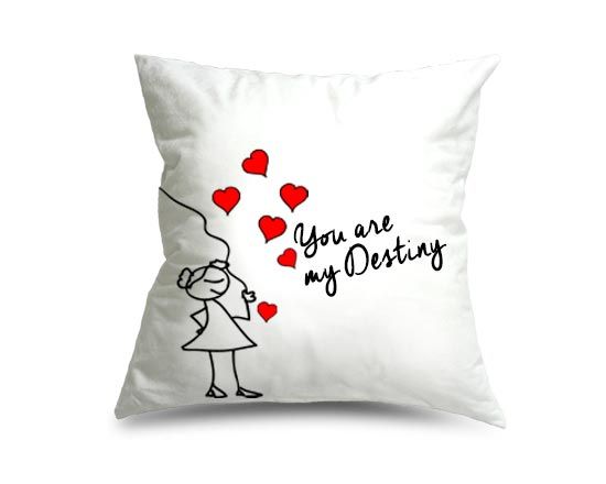 Cuscino dainetto con grafica disegnata di donna e cuoricini