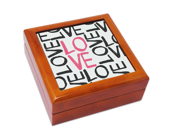 Portagioie in legno con grafica  Love words