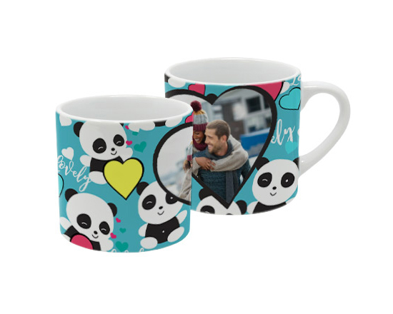 Tazzina di caffeè con piccoli panda