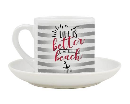 Tazzina da caffè con grafica estiva