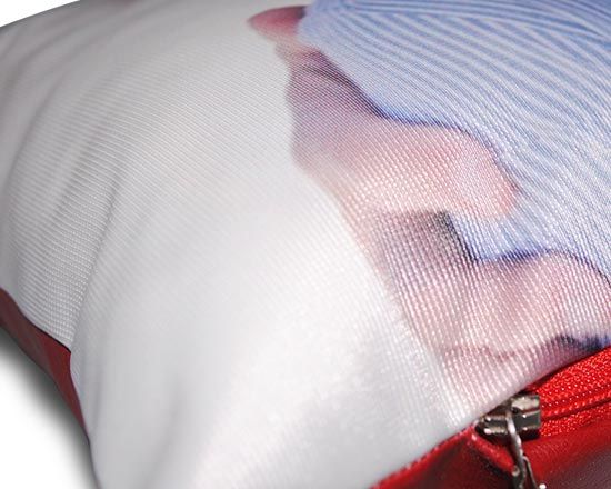 cuscino in poliestere personalizzato sia sul fronte che sul retro