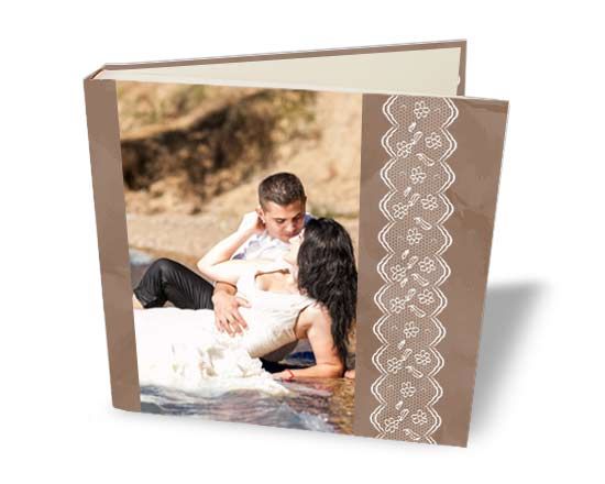 album quadrato con grafica merletto