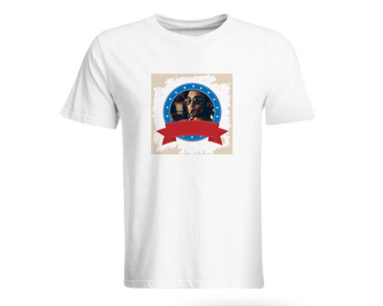 Maglia a Manica Corta personalizzata nella cornice tonda