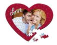 Foto puzzle a cuore con grafica rossa