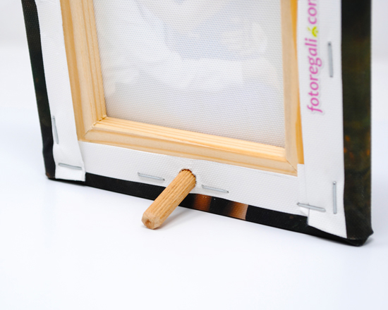 Tele light con piedistallo invisibile in legno