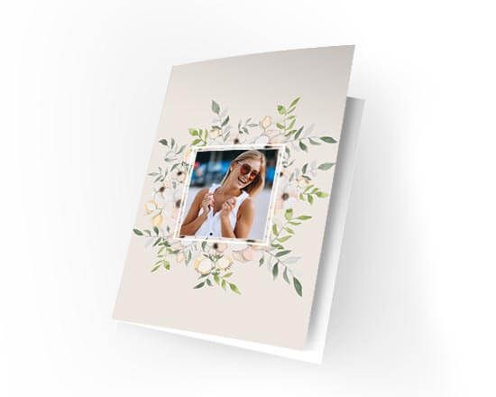 Card personalizzata con fiori stilizzati