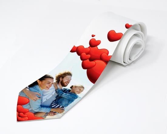 cravatta personalizzata con grafica cuori