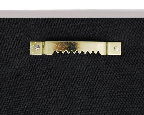 Gancio per appendere la tela con cornice in pelle - dettaglio