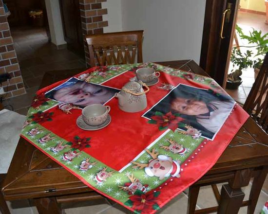 Tovaglia centrotavola personalizzata con grafiche a tema per abbellire la tua tavola