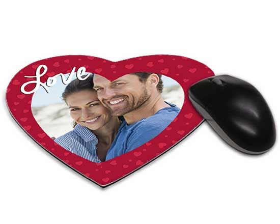 Tappetino mouse cuore con grafica rossa