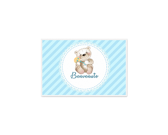 Orsetto azzurro su bigliettino di auguri per festeggiare una nascita