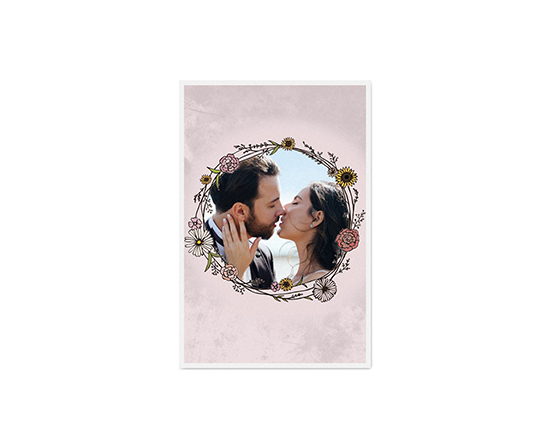 Biglietto auguri con sfondo rosa e cornice per foto