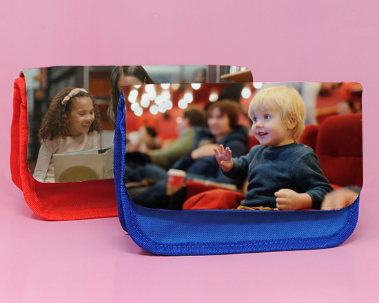 Borsellino con foto disponibile nella colorazione blu o rossa