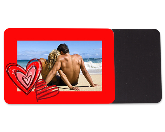 Calamita rettangolare con cornice rossa cuori e foto