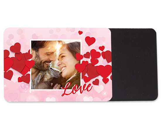 Calamita rettangolare love con cuori rossi
