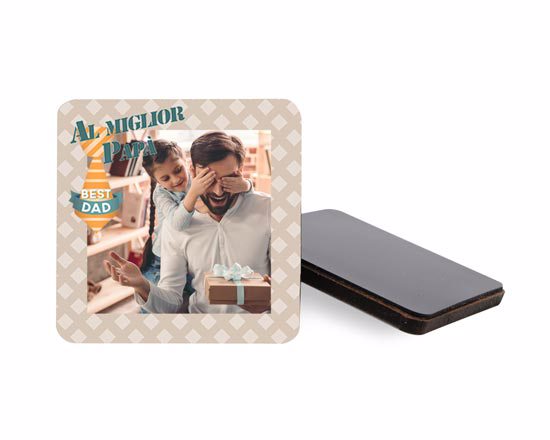 Calamita masonite con cravatta
