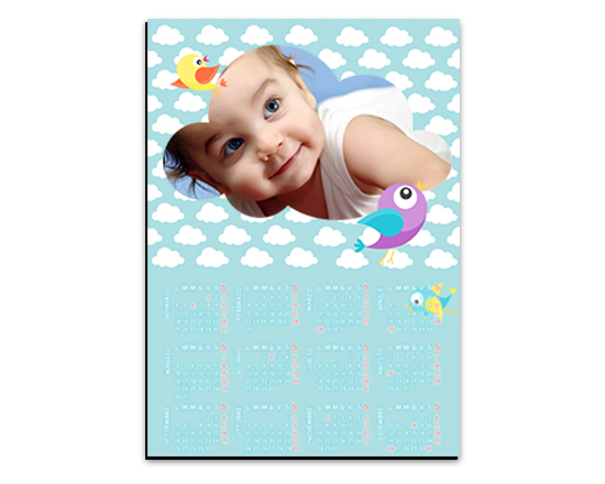 Calendario con nuvole bianche