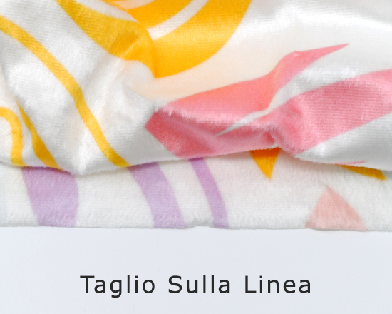 Tessuto ciniglia con taglio sulla linea