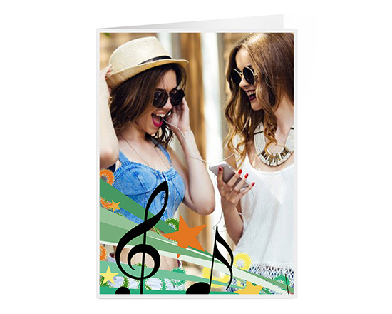 Biglietto auguri con foto e grafica note musicali