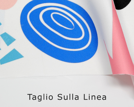 Stampa su poliestere semi-lucido con taglio sulla linea