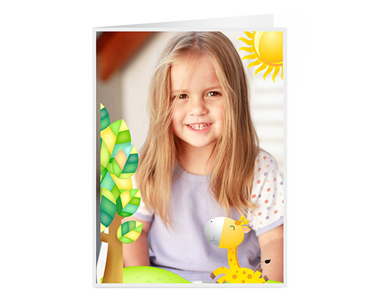 Biglietto pieghevole a 2 ante con foto e grafica per bambini
