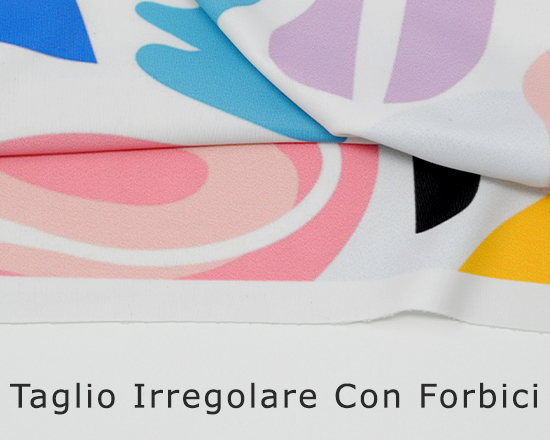 Stampa su lycra con taglio irregolare