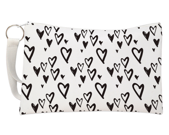 Pochette con grafica cuori neri