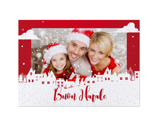 foto puzzle con grafica di buone feste e immagine famiglia