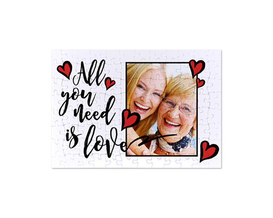 Puzzle formato A4 con scritta all you need is love