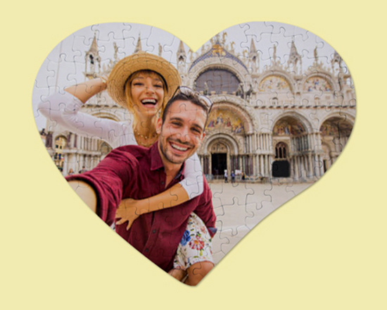 Personalizza questo puzzle a forma di cuore stampato in altissima risoluzione