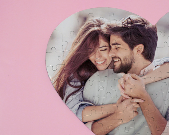Particolare puzzle cuore formato A4 stampato con foto innamorati