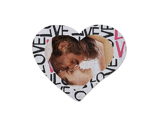 Puzzle cuore con foto e grafica scritte Love