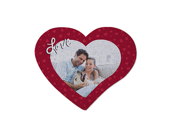 Puzzle cuore con grafica rossa Love