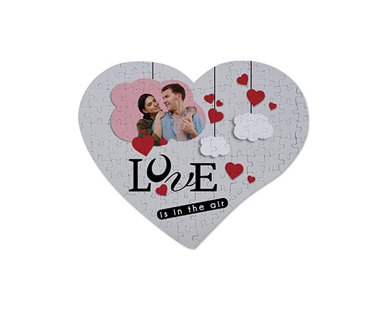 Cuori e nuvole su foto puzzle cuore