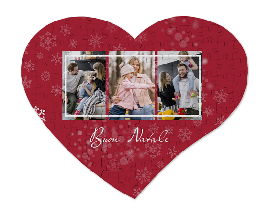 puzzle cuore in masonite con grafica rossa di Natale