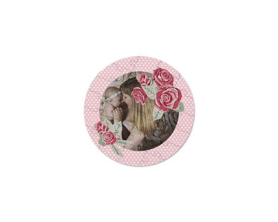Puzzle rotondo in legno con grafica rose rosse